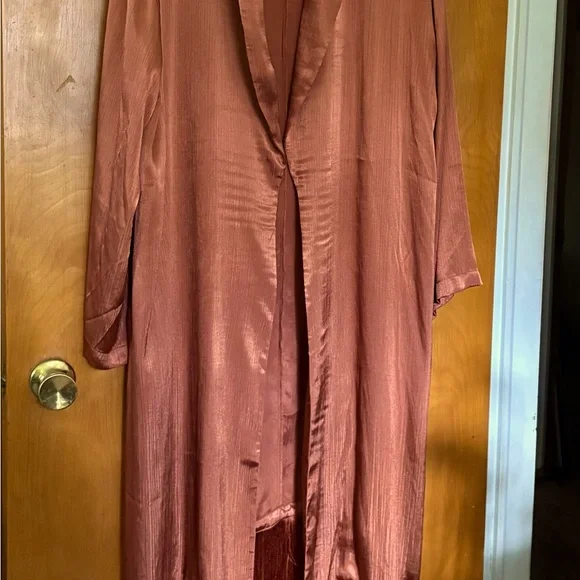 Eloquii Marsala Satin Duster & Jogger Set - Picture 2 of 3